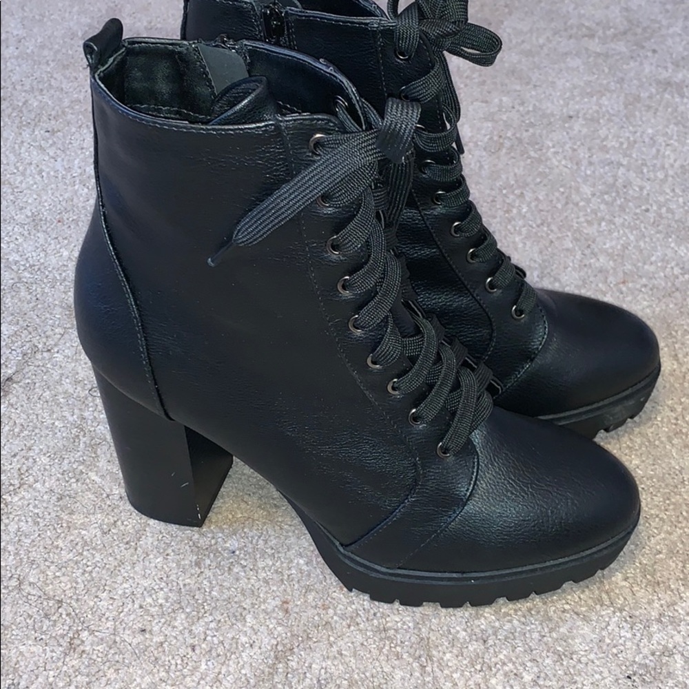 Black “Motor-City” heel boots
